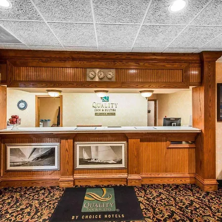 Quality Inn & Suites Erie Near Casino-2